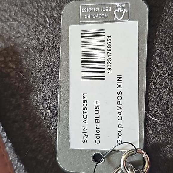 Guess Wallet. Brand new - Picture 6 of 6